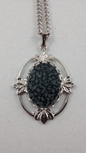 Load image into Gallery viewer, Emu Egg Shell Necklace