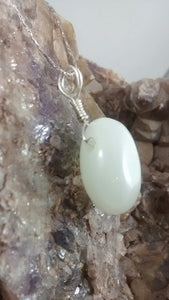 Sideview of Moonstone bead pendant