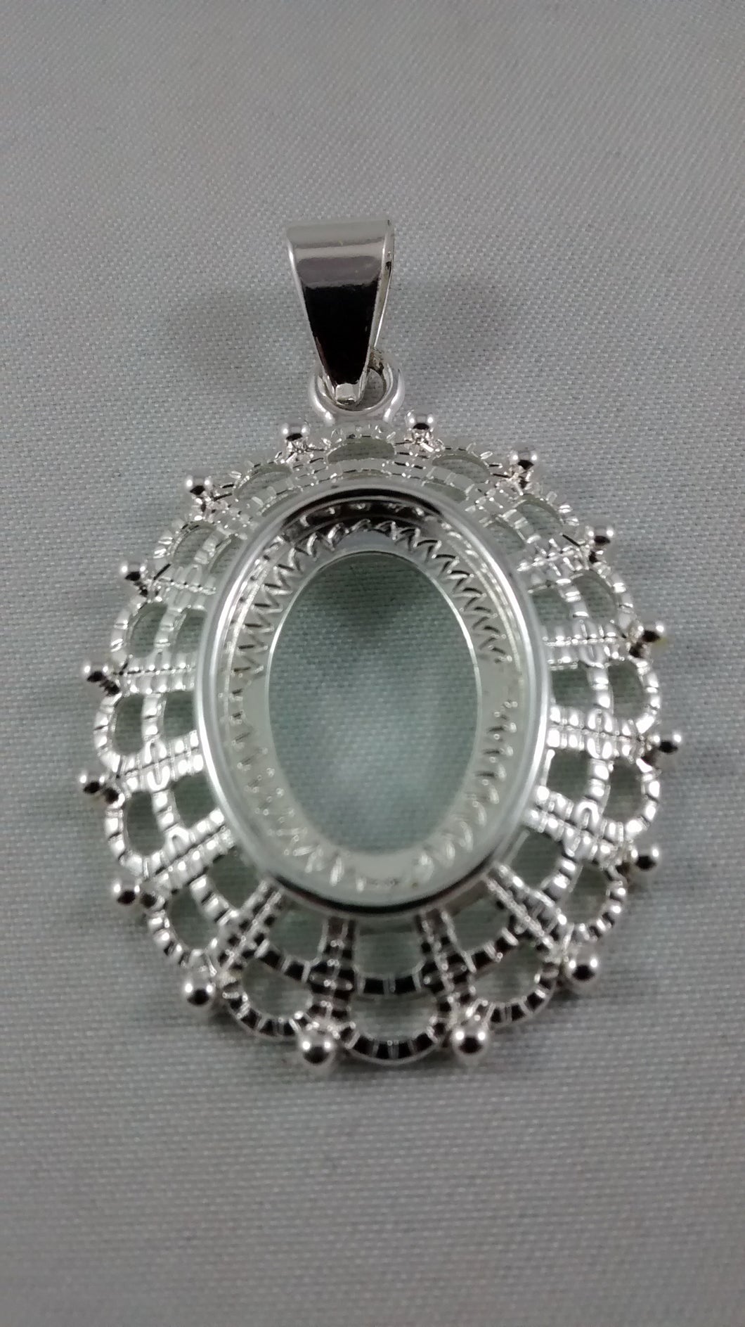 Silver-plated Oval Pendant Mount