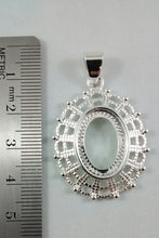 Load image into Gallery viewer, Silver-plated Oval Pendant Mount
