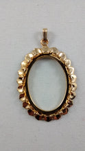 Load image into Gallery viewer, Gold Colored Oval Pendant Mount
